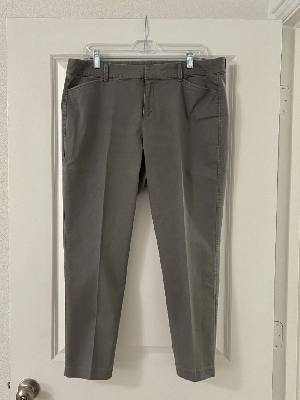 Old Navy Chino Pixie Pants in Gray, Slim Skinny Ankle Crop